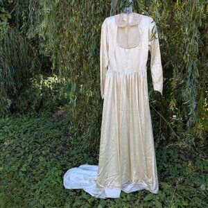 Vintage Cream white Satin wedding dress W28", Late 1960s - early 1970s bridal